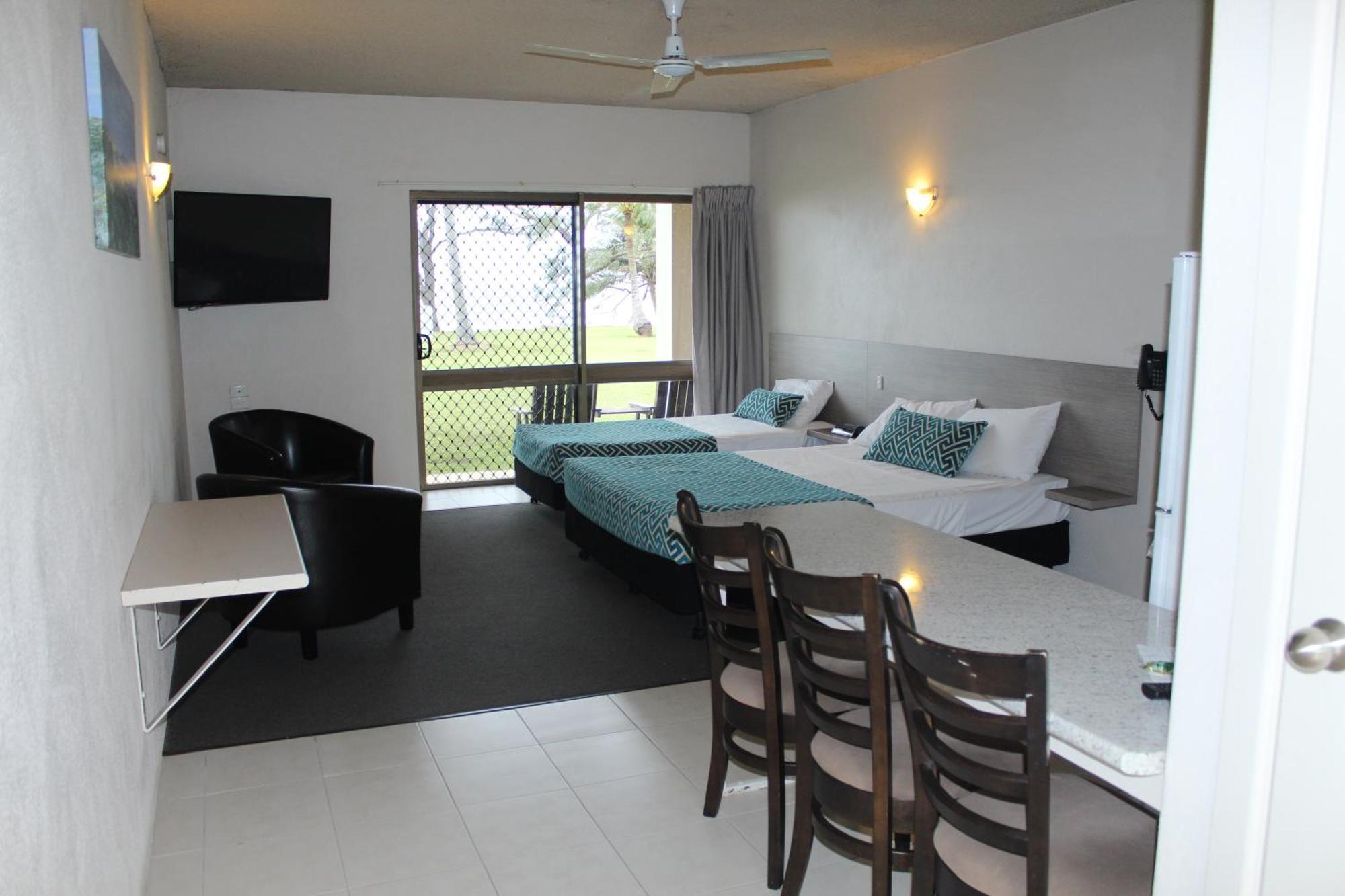 Sarina Beach Motel Room photo